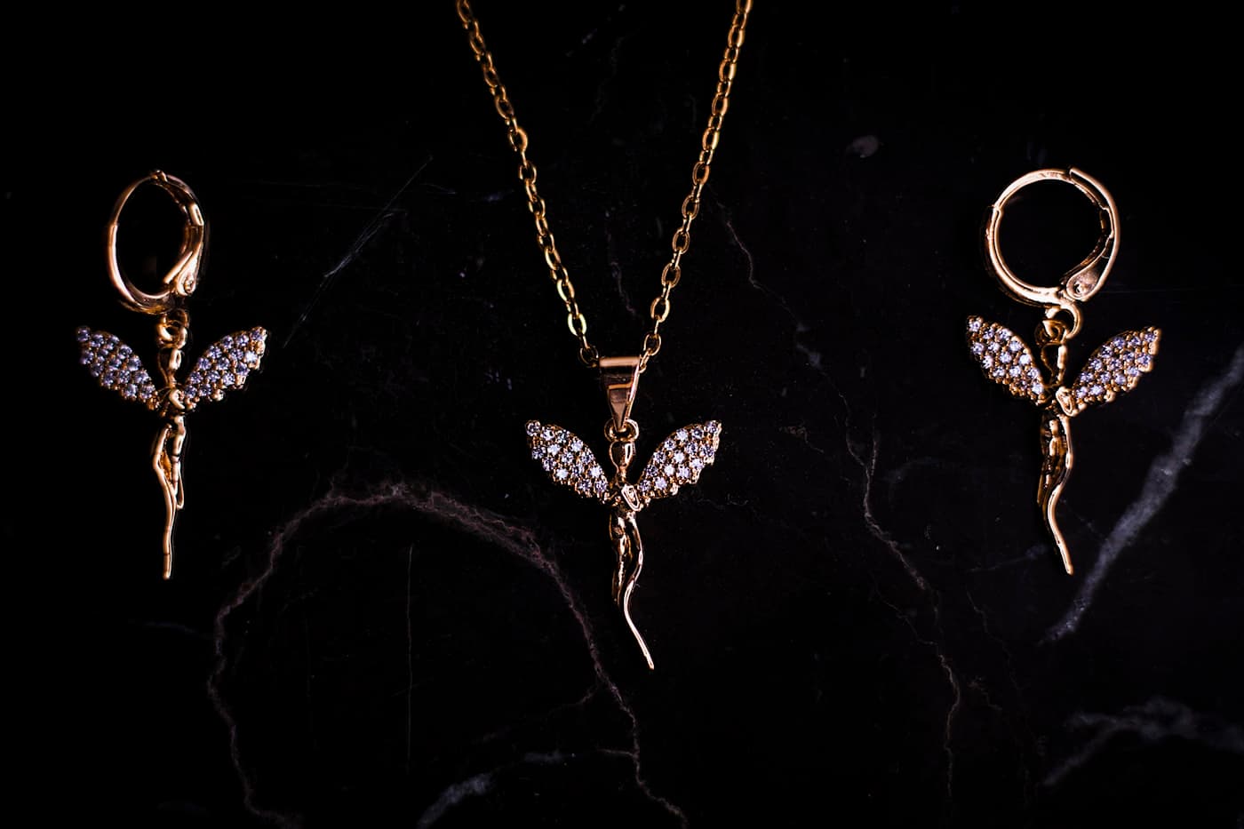 Gold jewellery set